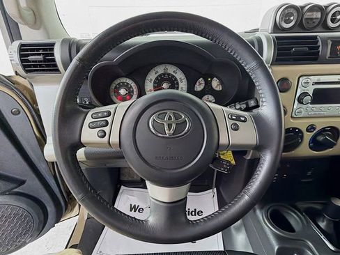 Used 2013 Toyota FJ Cruiser 4WD w/ Upgrade Pkg image 11