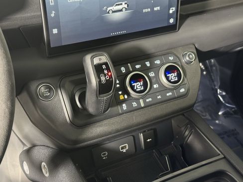 Used 2024 Land Rover Defender 110 Carpathian Edition image 21
