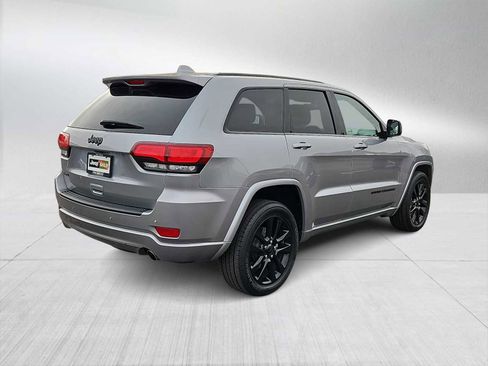 Used 2019 Jeep Grand Cherokee Altitude image 8