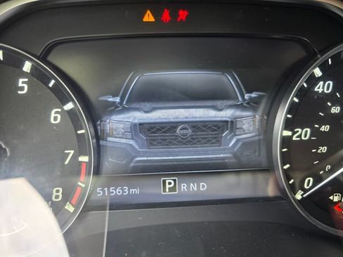 Used 2022 Nissan Frontier SV RWD image 2