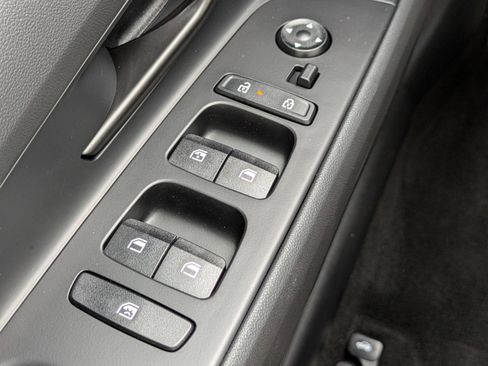 Certified 2025 Hyundai Elantra SEL FWD image 18
