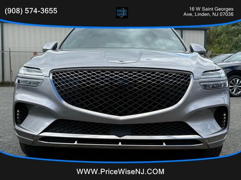 Used 2022 Genesis GV70 2.5T w/ Advanced Package image 2