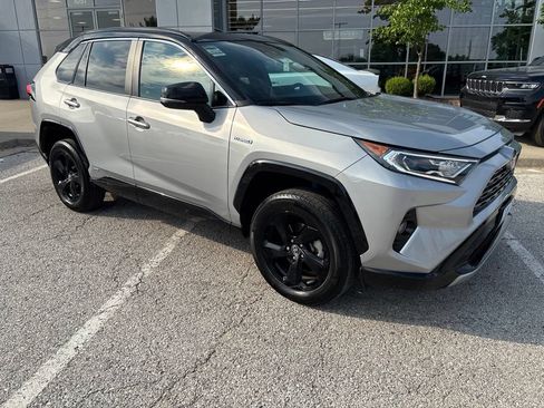 Used 2020 Toyota RAV4 XSE w/ XSE Grade Weather Package AWD/4WD image 38