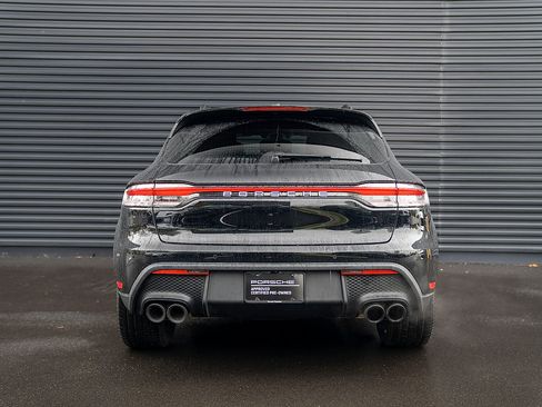 Certified 2026 Porsche Macan AWD/4WD image 30