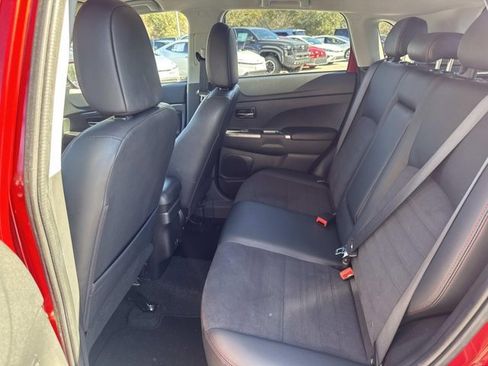 Used 2024 Mitsubishi Outlander Sport SE image 13