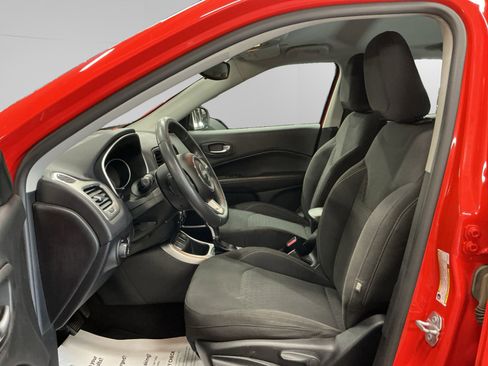 Used 2018 Jeep Compass Sport FWD image 9