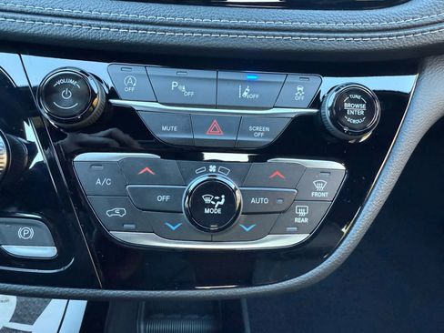 New 2026 Chrysler Pacifica Select image 27