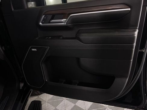 Used 2024 GMC Sierra 2500 SLT w/ SLT Premium Package image 35