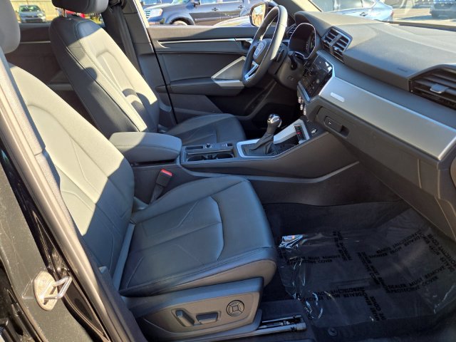 Used 2024 Audi Q3 2.0T Premium w/ Convenience Package AWD/4WD image 22
