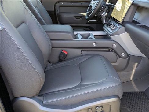 New 2026 Land Rover Defender 90 V8 AWD/4WD image 18