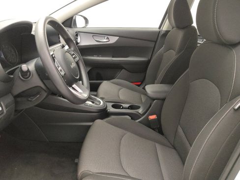 Used 2024 Kia Forte LXS image 17