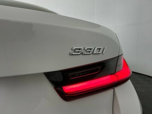 Certified 2025 BMW 330i Sedan w/ Premium Package RWD image 31