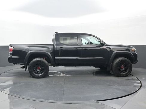 Used 2018 Toyota Tacoma TRD Pro AWD/4WD image 2
