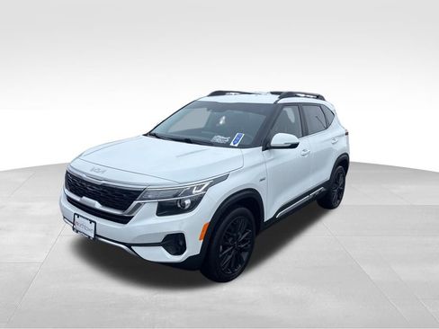 Used 2022 Kia Seltos Nightfall Edition image 4