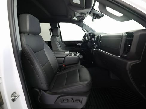 Used 2025 Chevrolet Silverado 3500 LTZ image 12