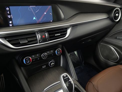 Used 2023 Alfa Romeo Stelvio Ti image 41