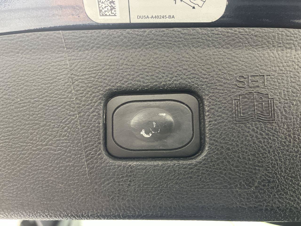 Used 2017 Ford Edge SEL w/ Equipment Group 201A AWD/4WD image 34