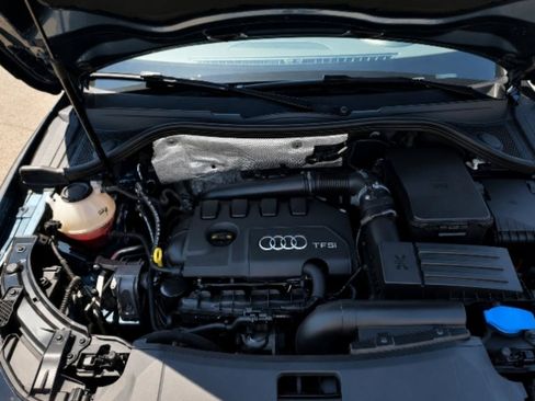 Used 2018 Audi Q3 2.0T Premium w/ Convenience Package AWD/4WD image 18