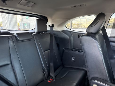 Used 2020 Toyota Highlander XLE image 33