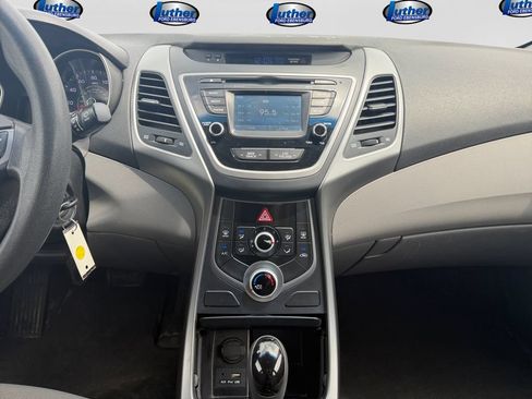 Used 2015 Hyundai Elantra SE w/ Option Group 02 FWD image 12