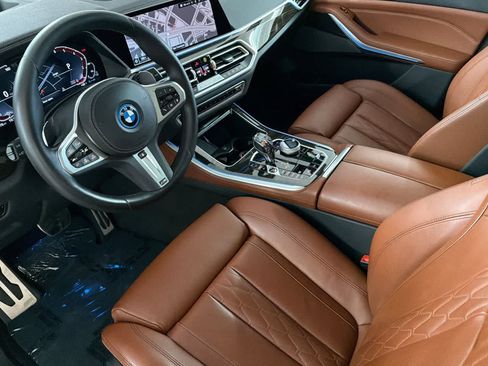 Used 2023 BMW X5 xDrive45e w/ Executive Package AWD/4WD image 11
