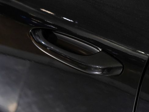 Used 2023 Porsche Macan w/ Premium Package Plus AWD/4WD image 41