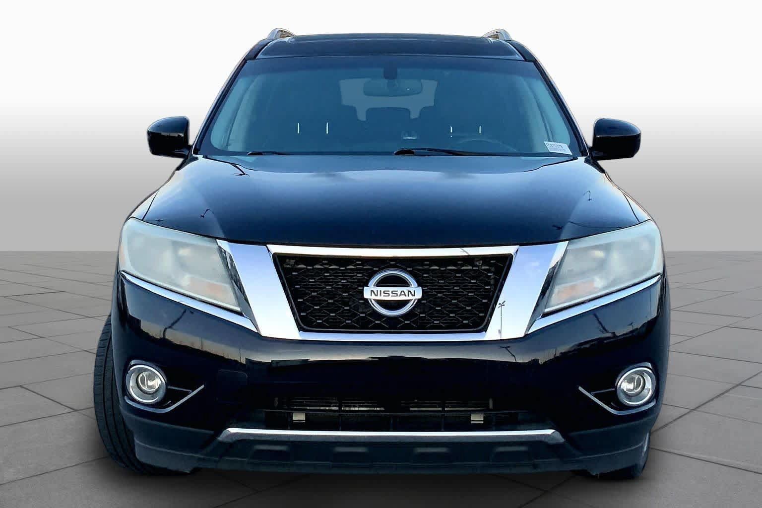Used 2015 Nissan Pathfinder Platinum w/ Cargo Package FWD image 4