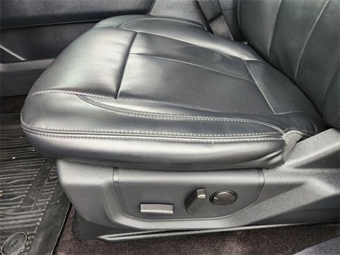 Used 2022 Ford Expedition XLT image 24