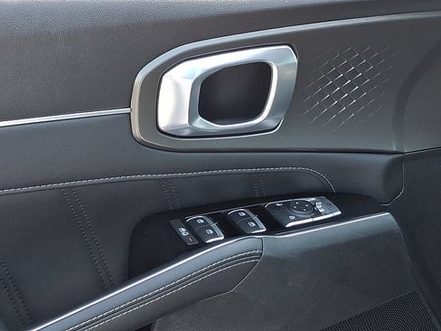 Certified 2023 Kia Sorento SX AWD/4WD image 13