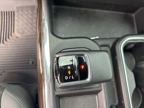 Used 2023 GMC Sierra 1500 Elevation image 24