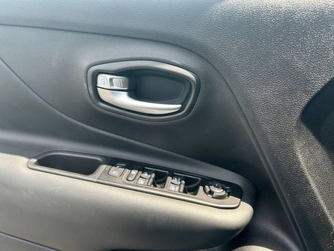 Certified 2020 Jeep Renegade Altitude AWD/4WD image 17