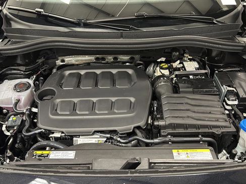 Used 2025 Volkswagen Tiguan SE FWD image 25