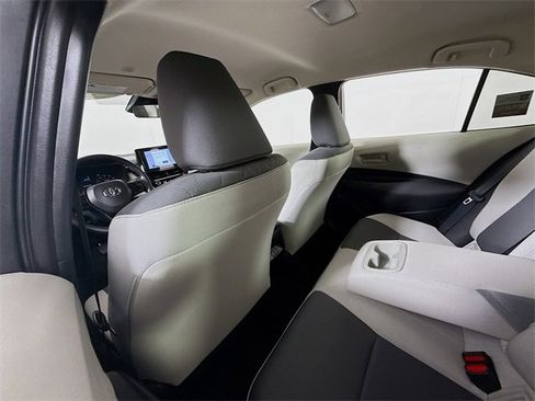 Certified 2025 Toyota Corolla LE image 10