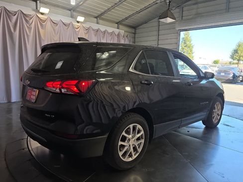 Used 2024 Chevrolet Equinox LT AWD/4WD image 3