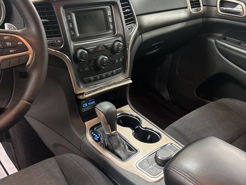 Used 2017 Jeep Grand Cherokee Laredo w/ Quick Order Package 23E image 15