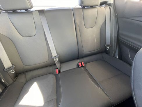 Used 2025 Buick Encore GX Preferred FWD image 37