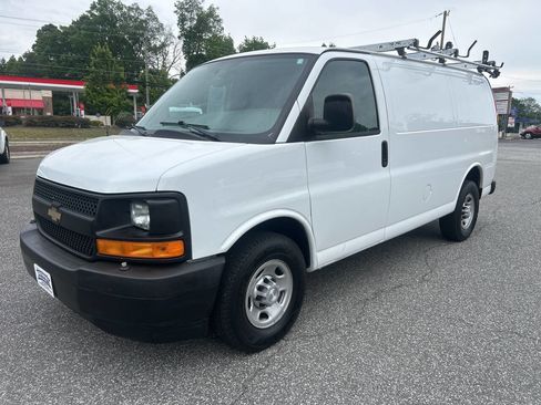 Used 2017 Chevrolet Express 2500 RWD image 5