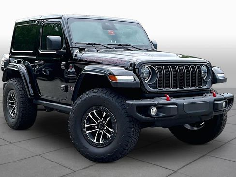 Used 2025 Jeep Wrangler Rubicon AWD/4WD image 3