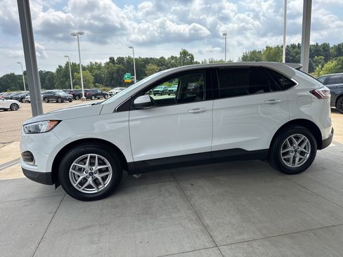 Certified 2022 Ford Edge SEL w/ Convenience Package image 4
