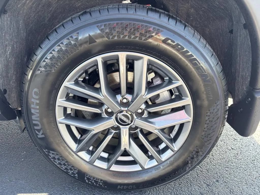 Used 2025 Nissan Rogue S FWD image 11