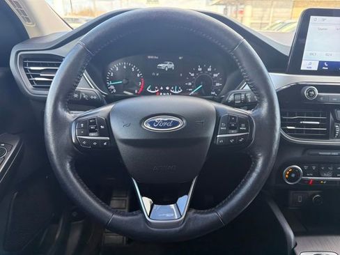 Used 2020 Ford Escape SEL image 17