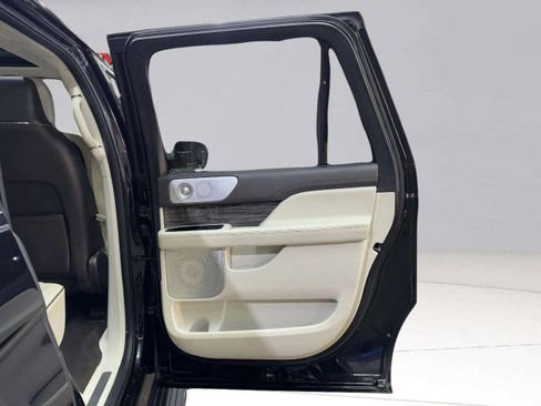 Used 2020 Lincoln Navigator L Black Label w/ Cargo Convenience Package image 56