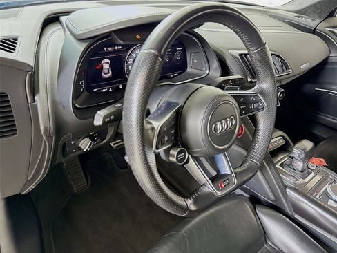 Used 2017 Audi R8 V10 image 15