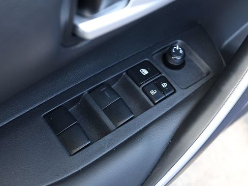 Used 2022 Toyota Corolla SE FWD image 11