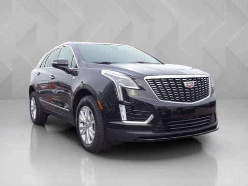 Certified 2023 Cadillac XT5 Luxury w/ LPO, Floor Liner Package image 3