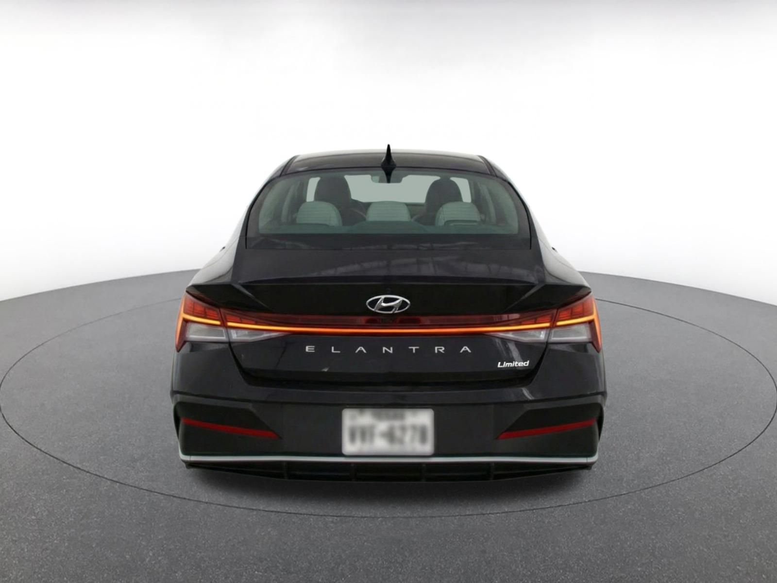 Used 2025 Hyundai Elantra Limited FWD image 7