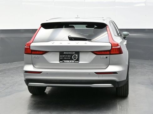 Used 2025 Volvo V60 B5 Cross Country Plus AWD/4WD image 6