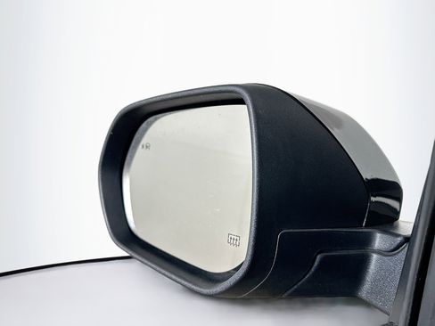 Used 2025 GMC Acadia Elevation FWD image 16