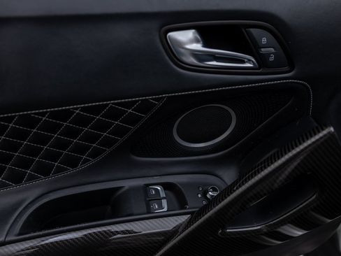 Used 2014 Audi R8 V10 image 21