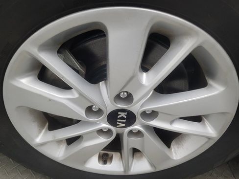 Used 2017 Kia Optima LX w/ Driver Convenience Package FWD image 31